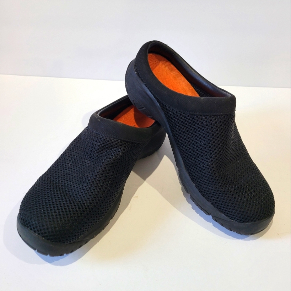 Merrell Encore Breeze slip on size 6 black